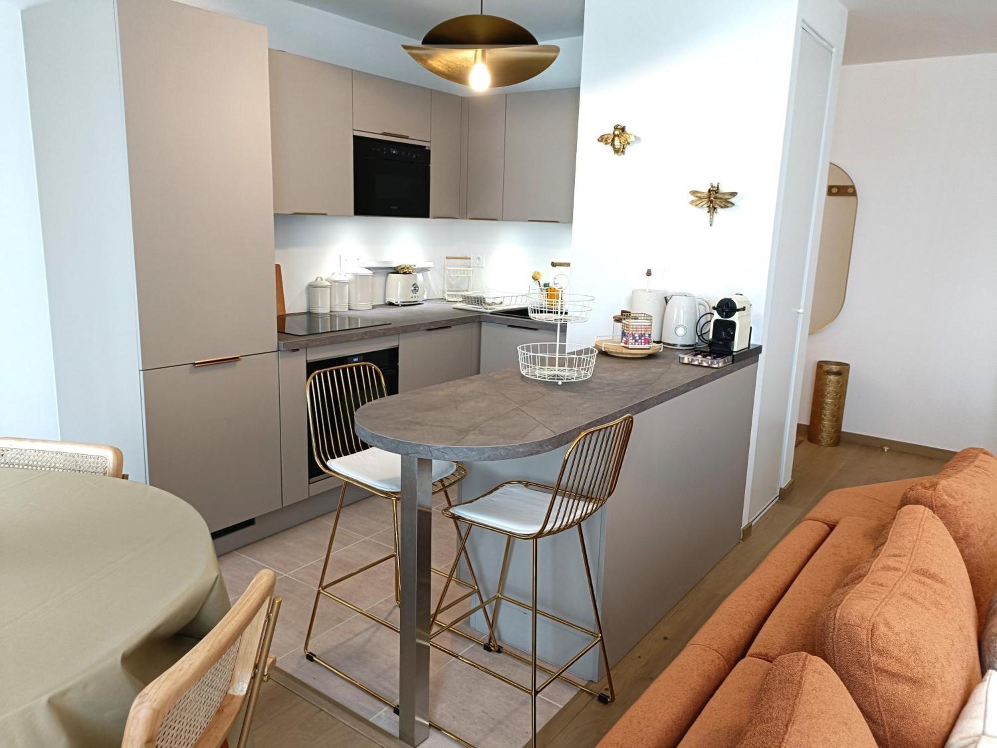 Apartment T3 Luxe Neuf 6p 2 Ch 2 Salle De Bain Parking Prive En Sous Sol Lit Bebe C105
