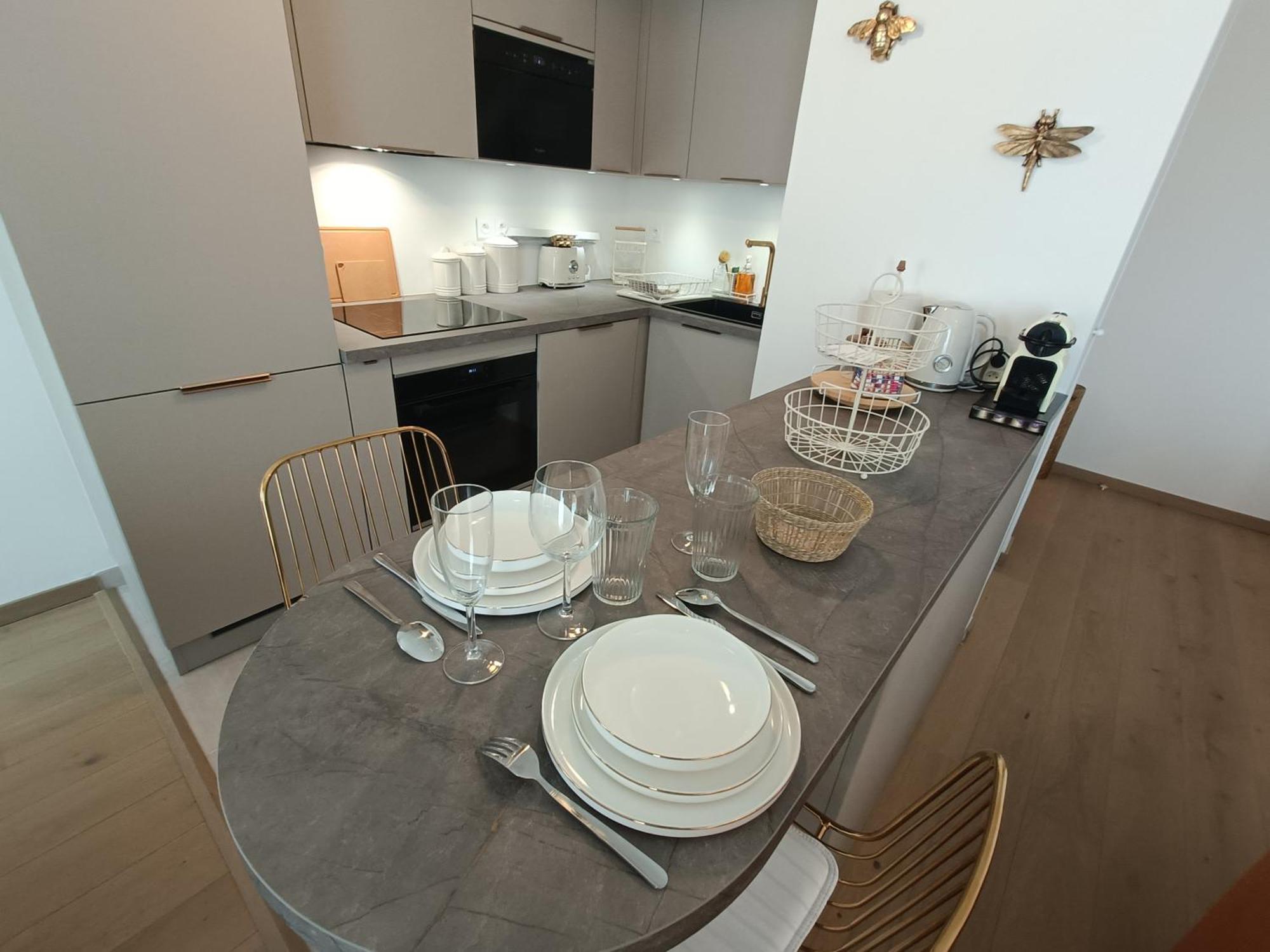 T3 Luxe Neuf 6p 2 Ch 2 Salle De Bain Parking Prive En Sous Sol Lit Bebe C105 Apartment
